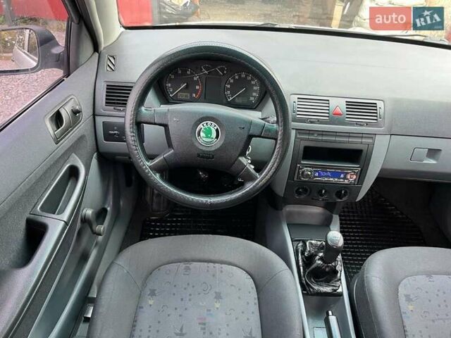Шкода Фабия 2003 в Львове на Automoto.ua Серый Шкода Фабия, объемом двигателя 1.39 л и пробегом 167 тыс. км за 3150 $, фото 27 на Automoto.ua