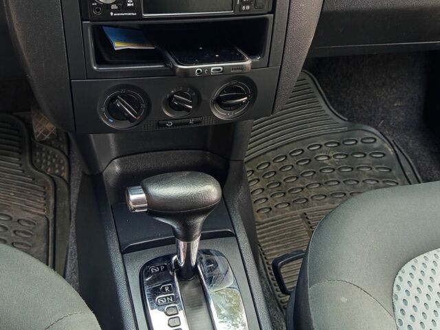 Сірий Шкода Фабія, об'ємом двигуна 1.4 л та пробігом 180 тис. км за 4500 $, фото 7 на Automoto.ua