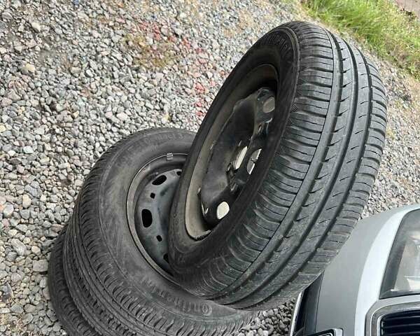 Шкода Фабия 2003 в Львове на Automoto.ua Серый Шкода Фабия, объемом двигателя 1.39 л и пробегом 167 тыс. км за 3150 $, фото 14 на Automoto.ua