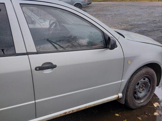 Шкода Фабия 2003 в Житомире на Automoto.ua Серый Шкода Фабия, объемом двигателя 1.4 л и пробегом 200 тыс. км за 2400 $, фото 2 на Automoto.ua