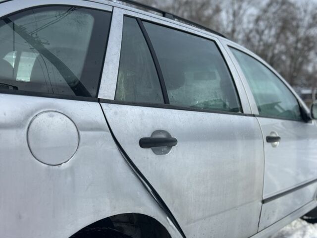 Сірий Шкода Фабія, об'ємом двигуна 1.4 л та пробігом 350 тис. км за 2600 $, фото 7 на Automoto.ua