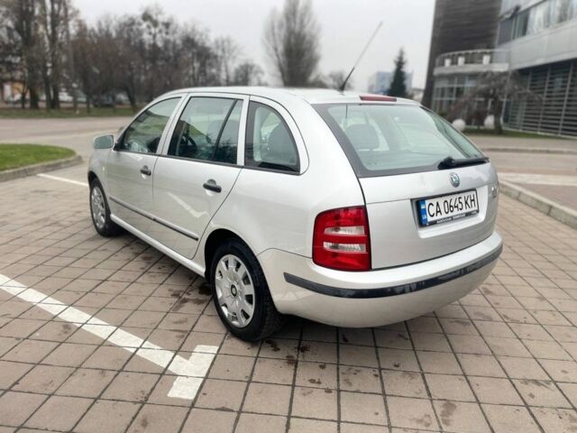 Серый Шкода Фабия, объемом двигателя 1.4 л и пробегом 252 тыс. км за 4200 $, фото 3 на Automoto.ua