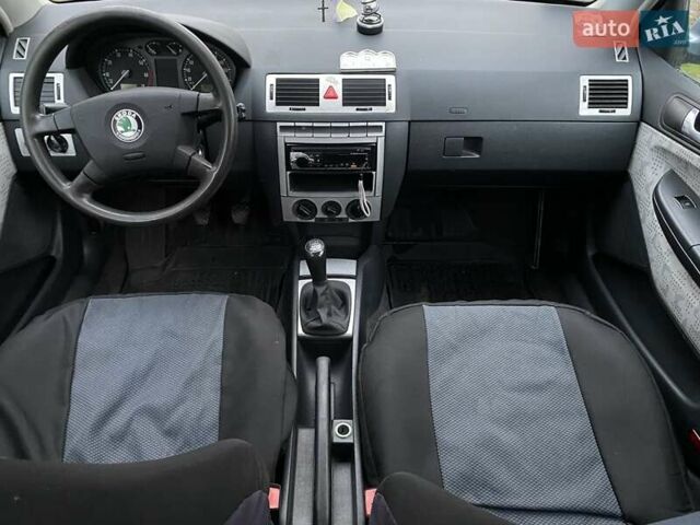 Сірий Шкода Фабія, об'ємом двигуна 1.39 л та пробігом 185 тис. км за 4000 $, фото 11 на Automoto.ua