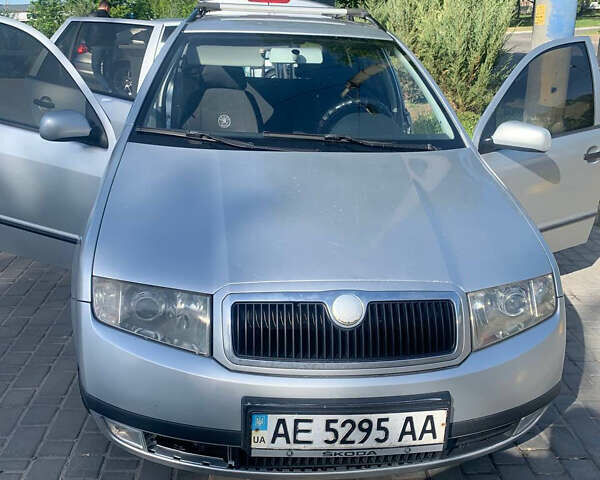Сірий Шкода Фабія, об'ємом двигуна 1.4 л та пробігом 465 тис. км за 3200 $, фото 1 на Automoto.ua