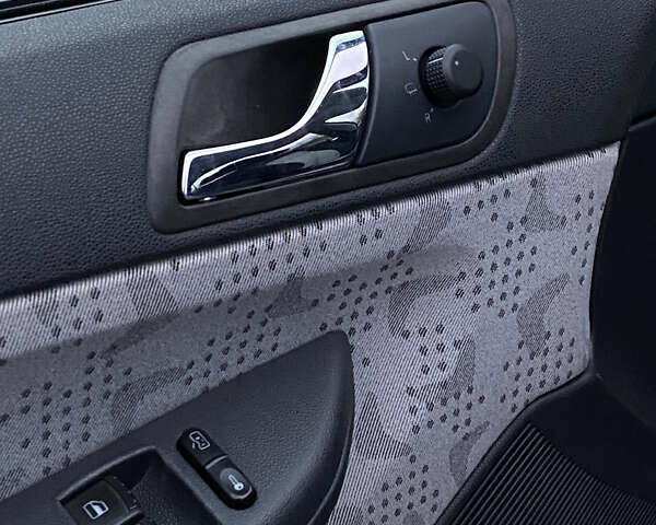 Серый Шкода Фабия, объемом двигателя 1.39 л и пробегом 276 тыс. км за 3999 $, фото 26 на Automoto.ua