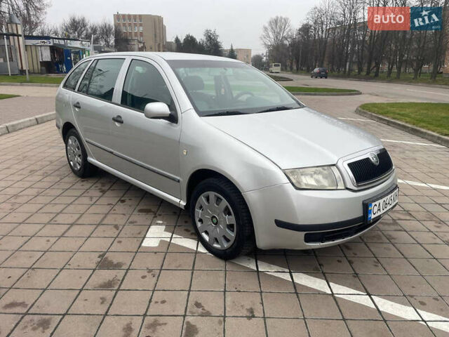 Серый Шкода Фабия, объемом двигателя 1.39 л и пробегом 252 тыс. км за 4200 $, фото 1 на Automoto.ua