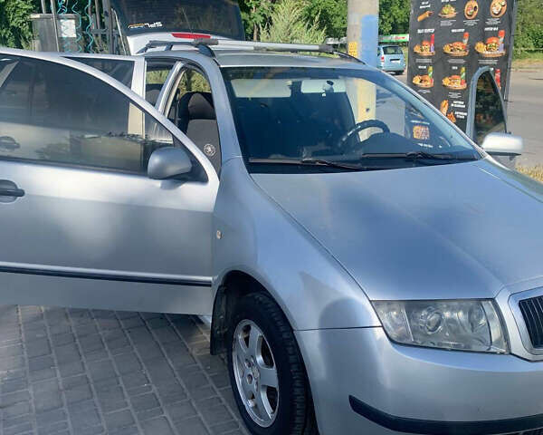 Сірий Шкода Фабія, об'ємом двигуна 1.4 л та пробігом 465 тис. км за 3200 $, фото 2 на Automoto.ua