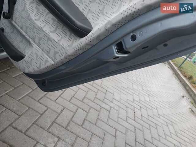 Сірий Шкода Фабія, об'ємом двигуна 1.39 л та пробігом 277 тис. км за 4400 $, фото 21 на Automoto.ua