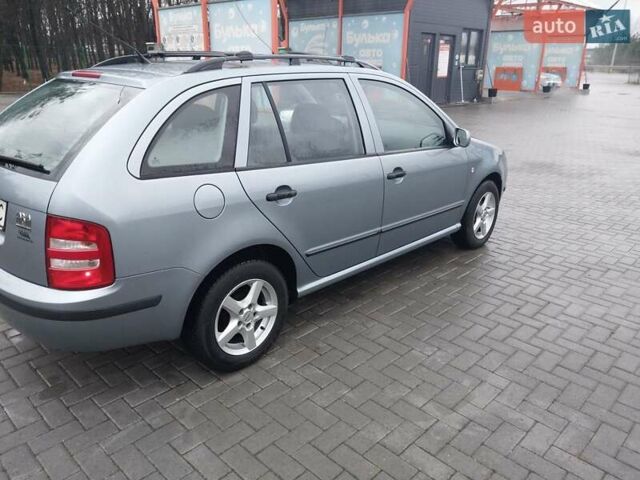 Сірий Шкода Фабія, об'ємом двигуна 1.39 л та пробігом 277 тис. км за 4400 $, фото 7 на Automoto.ua