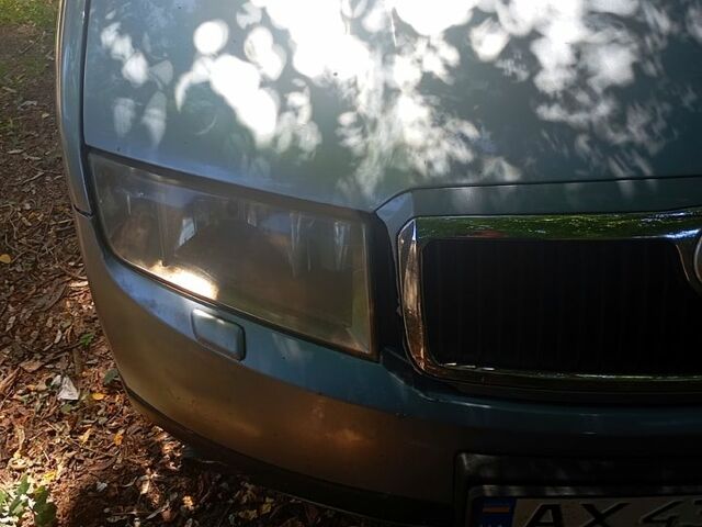 Серый Шкода Фабия, объемом двигателя 1.2 л и пробегом 460 тыс. км за 3700 $, фото 1 на Automoto.ua