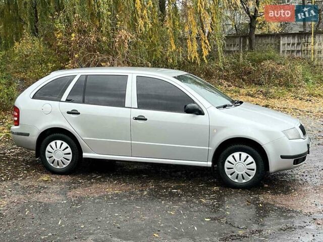 Шкода Фабия 2003 в Львове на Automoto.ua Серый Шкода Фабия, объемом двигателя 1.39 л и пробегом 167 тыс. км за 3150 $, фото 2 на Automoto.ua
