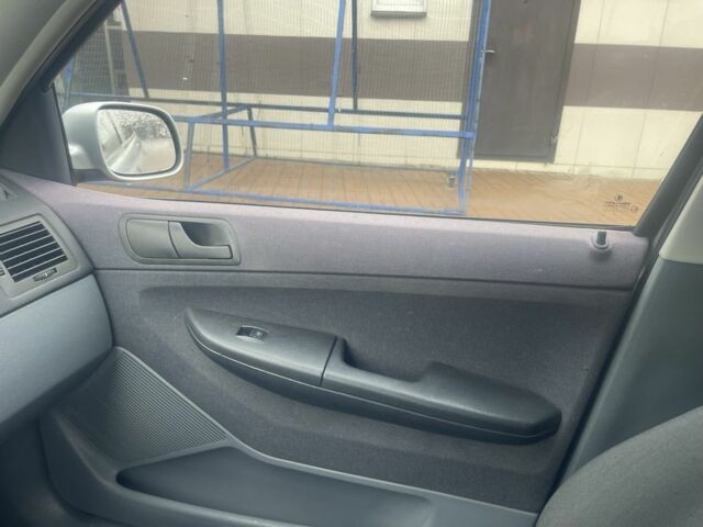 Сірий Шкода Фабія, об'ємом двигуна 1.4 л та пробігом 255 тис. км за 3200 $, фото 19 на Automoto.ua