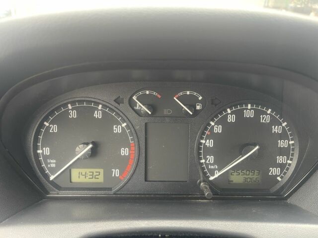 Сірий Шкода Фабія, об'ємом двигуна 1.4 л та пробігом 255 тис. км за 3200 $, фото 16 на Automoto.ua