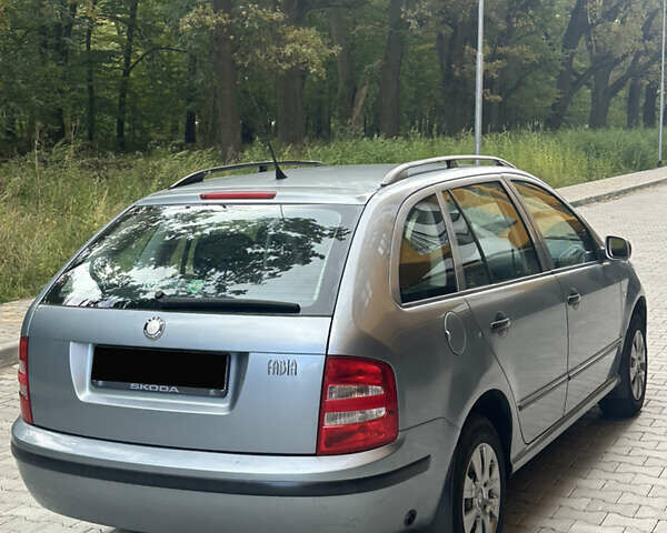 Серый Шкода Фабия, объемом двигателя 1.39 л и пробегом 210 тыс. км за 3650 $, фото 21 на Automoto.ua