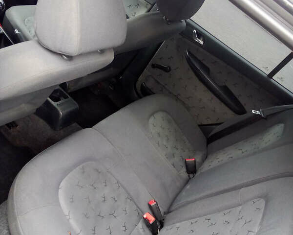 Сірий Шкода Фабія, об'ємом двигуна 1.2 л та пробігом 310 тис. км за 2800 $, фото 6 на Automoto.ua