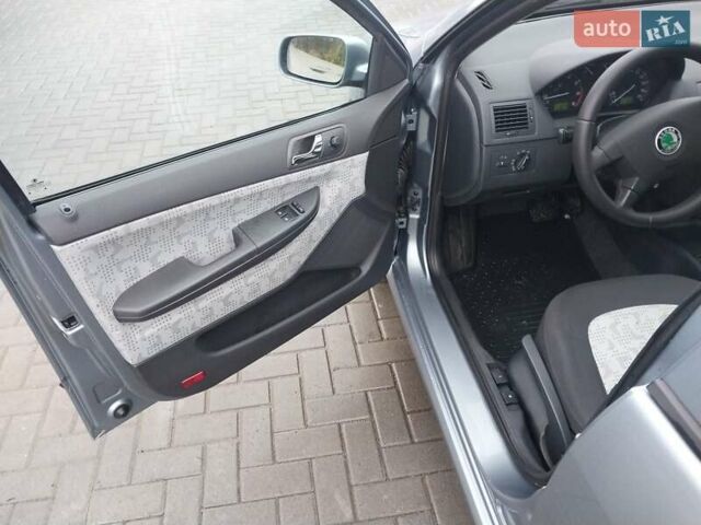 Сірий Шкода Фабія, об'ємом двигуна 1.39 л та пробігом 277 тис. км за 4400 $, фото 15 на Automoto.ua