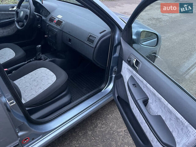 Сірий Шкода Фабія, об'ємом двигуна 1.39 л та пробігом 276 тис. км за 2650 $, фото 8 на Automoto.ua