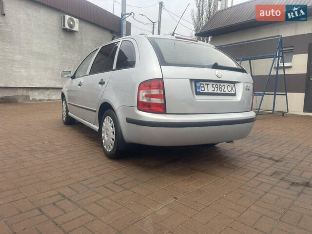 Сірий Шкода Фабія, об'ємом двигуна 1.4 л та пробігом 255 тис. км за 3200 $, фото 15 на Automoto.ua
