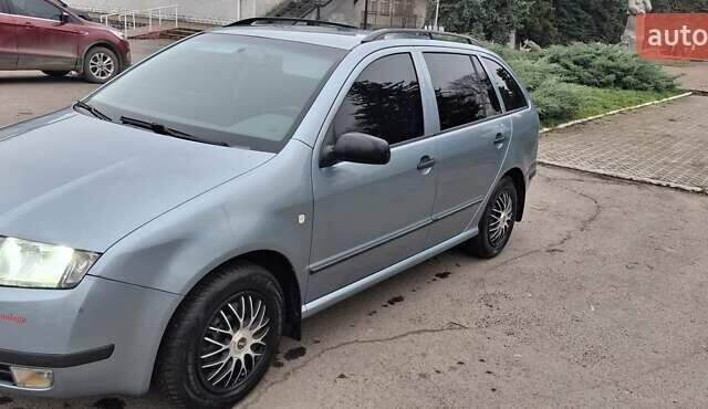 Сірий Шкода Фабія, об'ємом двигуна 1.2 л та пробігом 231 тис. км за 4100 $, фото 2 на Automoto.ua
