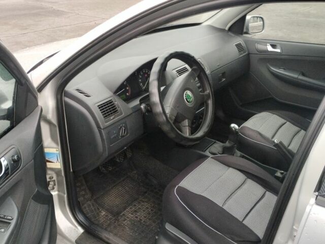 Серый Шкода Фабия, объемом двигателя 1.4 л и пробегом 162 тыс. км за 2700 $, фото 8 на Automoto.ua