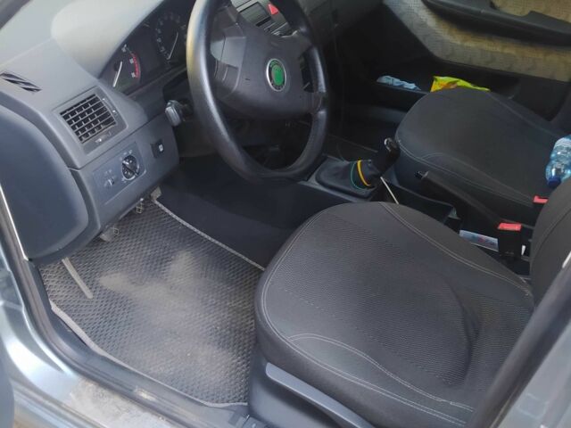 Серый Шкода Фабия, объемом двигателя 1.4 л и пробегом 261 тыс. км за 2500 $, фото 11 на Automoto.ua