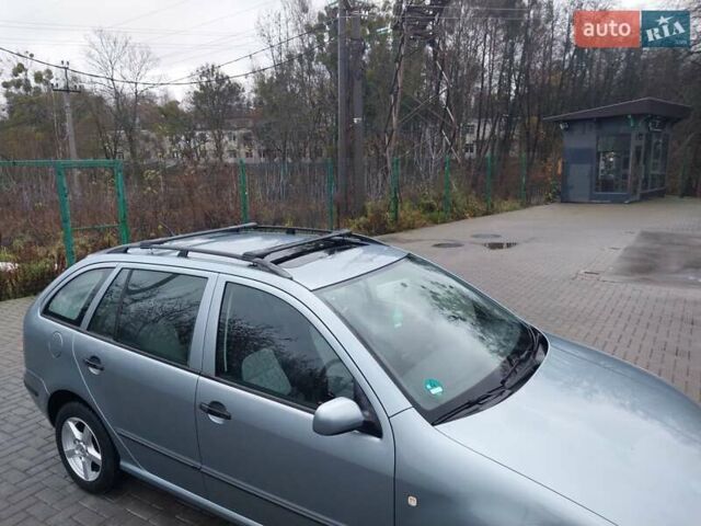 Сірий Шкода Фабія, об'ємом двигуна 1.39 л та пробігом 277 тис. км за 4400 $, фото 5 на Automoto.ua