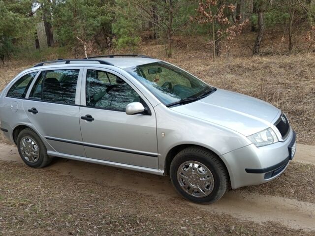 Сірий Шкода Фабія, об'ємом двигуна 1.4 л та пробігом 180 тис. км за 4500 $, фото 1 на Automoto.ua
