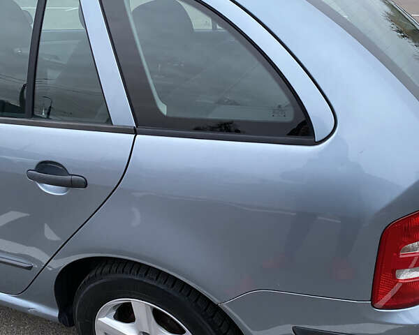 Серый Шкода Фабия, объемом двигателя 1.39 л и пробегом 276 тыс. км за 3999 $, фото 14 на Automoto.ua