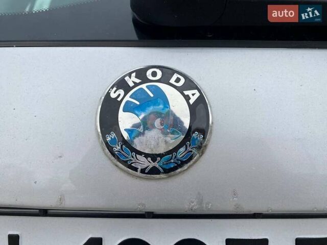Серый Шкода Фабия, объемом двигателя 1.39 л и пробегом 195 тыс. км за 4200 $, фото 17 на Automoto.ua
