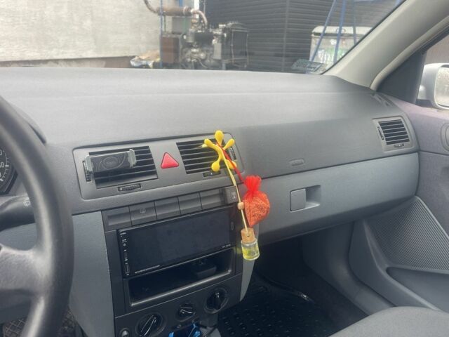 Сірий Шкода Фабія, об'ємом двигуна 1.4 л та пробігом 255 тис. км за 3200 $, фото 17 на Automoto.ua