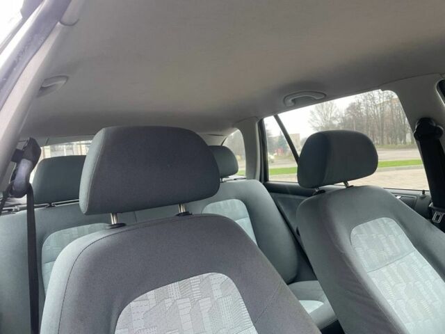 Серый Шкода Фабия, объемом двигателя 1.4 л и пробегом 252 тыс. км за 4200 $, фото 11 на Automoto.ua