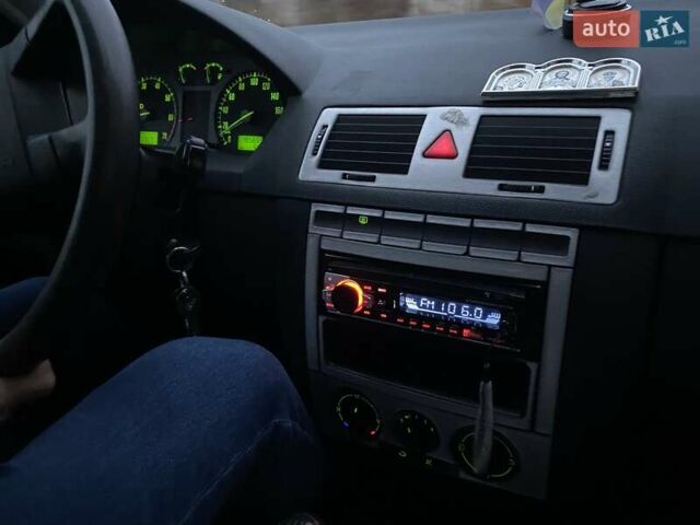 Сірий Шкода Фабія, об'ємом двигуна 1.39 л та пробігом 185 тис. км за 4000 $, фото 17 на Automoto.ua