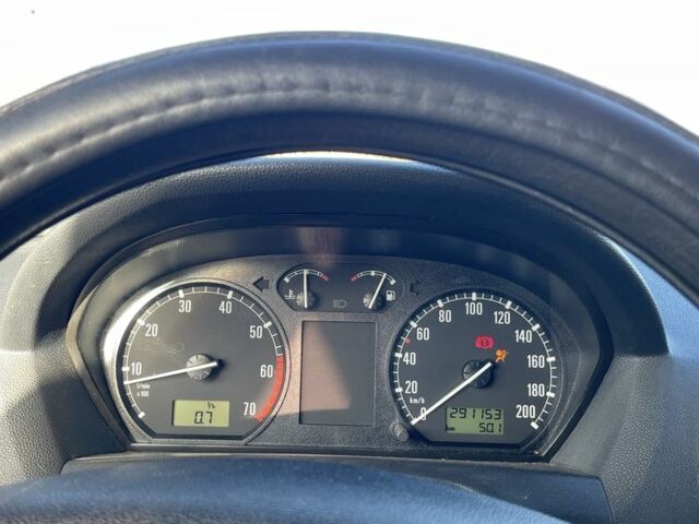 Серый Шкода Фабия, объемом двигателя 1.4 л и пробегом 291 тыс. км за 3050 $, фото 5 на Automoto.ua