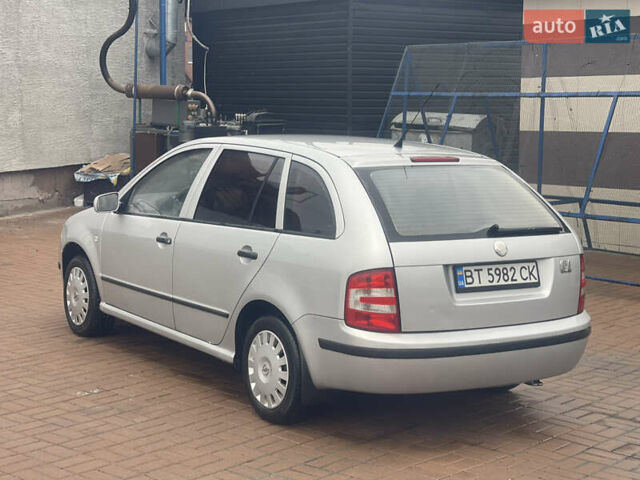 Сірий Шкода Фабія, об'ємом двигуна 1.4 л та пробігом 255 тис. км за 3200 $, фото 8 на Automoto.ua