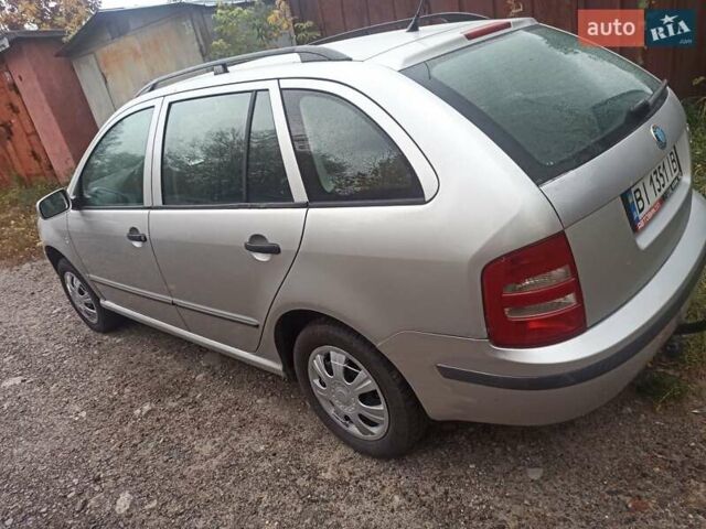 Серый Шкода Фабия, объемом двигателя 1.4 л и пробегом 220 тыс. км за 4200 $, фото 3 на Automoto.ua