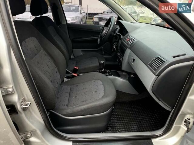 Шкода Фабия 2003 в Львове на Automoto.ua Серый Шкода Фабия, объемом двигателя 1.39 л и пробегом 167 тыс. км за 3150 $, фото 24 на Automoto.ua