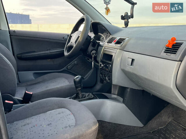 Серый Шкода Фабия, объемом двигателя 1.39 л и пробегом 250 тыс. км за 2990 $, фото 8 на Automoto.ua