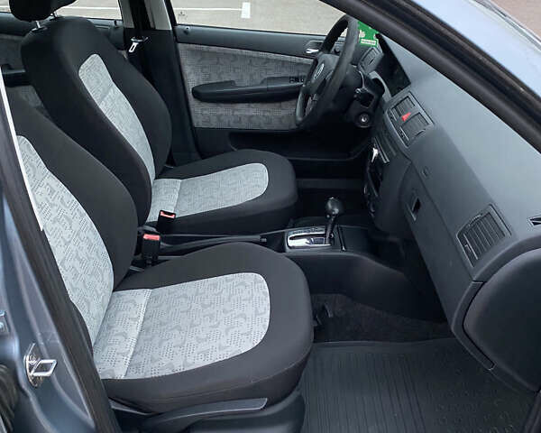 Серый Шкода Фабия, объемом двигателя 1.39 л и пробегом 276 тыс. км за 3999 $, фото 39 на Automoto.ua