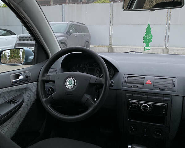 Серый Шкода Фабия, объемом двигателя 1.39 л и пробегом 276 тыс. км за 3999 $, фото 44 на Automoto.ua