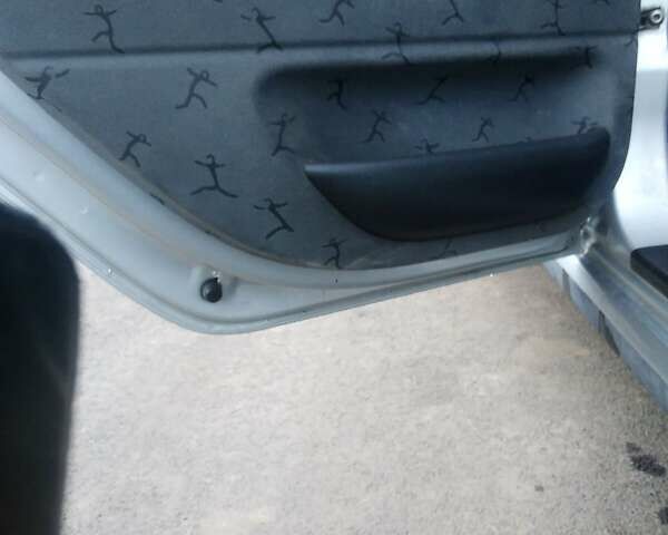 Серый Шкода Фабия, объемом двигателя 1.4 л и пробегом 366 тыс. км за 2900 $, фото 22 на Automoto.ua