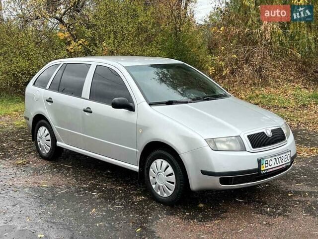 Шкода Фабия 2003 в Львове на Automoto.ua Серый Шкода Фабия, объемом двигателя 1.39 л и пробегом 167 тыс. км за 3150 $, фото 1 на Automoto.ua