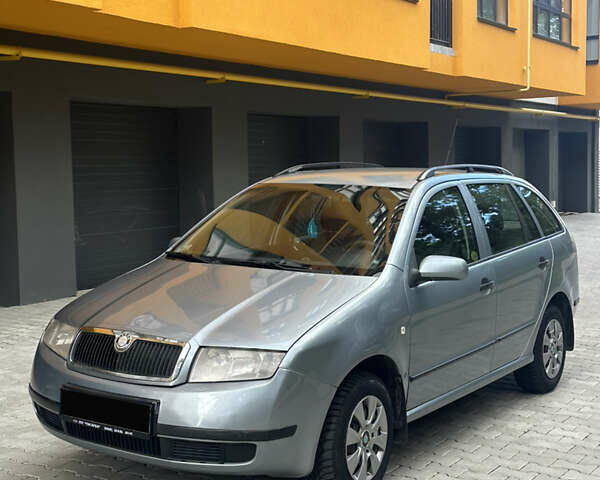 Серый Шкода Фабия, объемом двигателя 1.39 л и пробегом 210 тыс. км за 3650 $, фото 16 на Automoto.ua