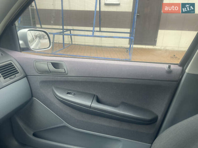 Сірий Шкода Фабія, об'ємом двигуна 1.4 л та пробігом 255 тис. км за 3200 $, фото 30 на Automoto.ua
