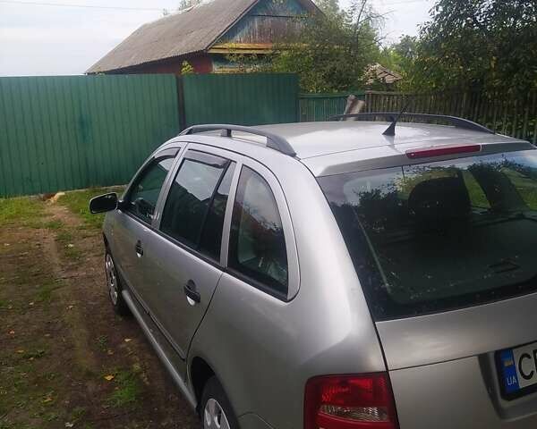 Серый Шкода Фабия, объемом двигателя 1.39 л и пробегом 293 тыс. км за 3800 $, фото 3 на Automoto.ua