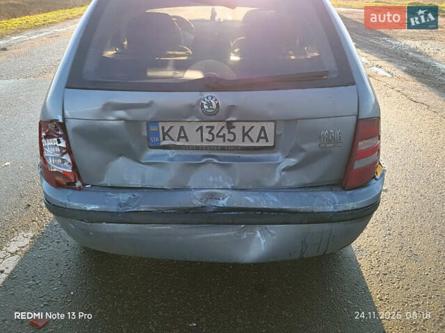 Серый Шкода Фабия, объемом двигателя 1.2 л и пробегом 300 тыс. км за 1600 $, фото 2 на Automoto.ua