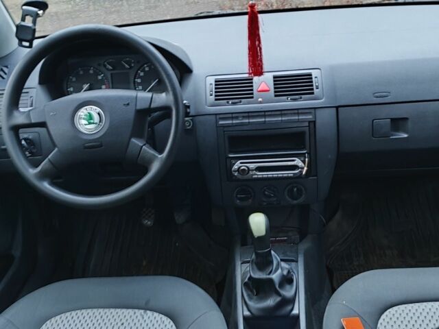 Серый Шкода Фабия, объемом двигателя 1.4 л и пробегом 258 тыс. км за 2800 $, фото 18 на Automoto.ua