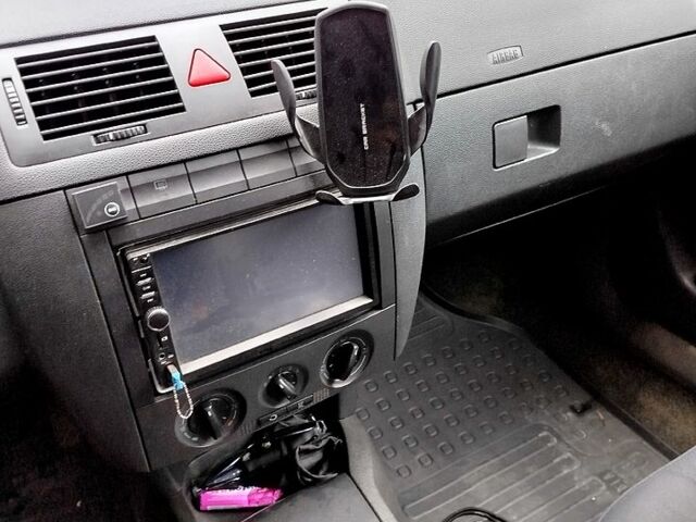 Серый Шкода Фабия, объемом двигателя 1.4 л и пробегом 380 тыс. км за 3500 $, фото 3 на Automoto.ua