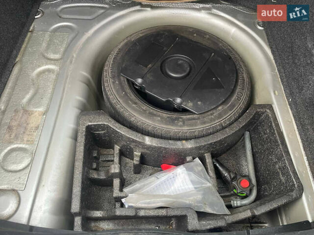 Серый Шкода Фабия, объемом двигателя 1.39 л и пробегом 252 тыс. км за 4200 $, фото 13 на Automoto.ua