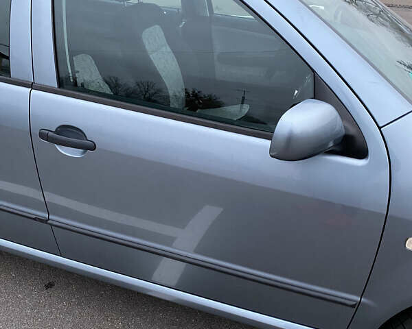 Серый Шкода Фабия, объемом двигателя 1.39 л и пробегом 276 тыс. км за 3999 $, фото 19 на Automoto.ua