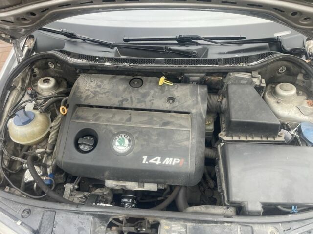 Сірий Шкода Фабія, об'ємом двигуна 1.4 л та пробігом 255 тис. км за 3200 $, фото 22 на Automoto.ua